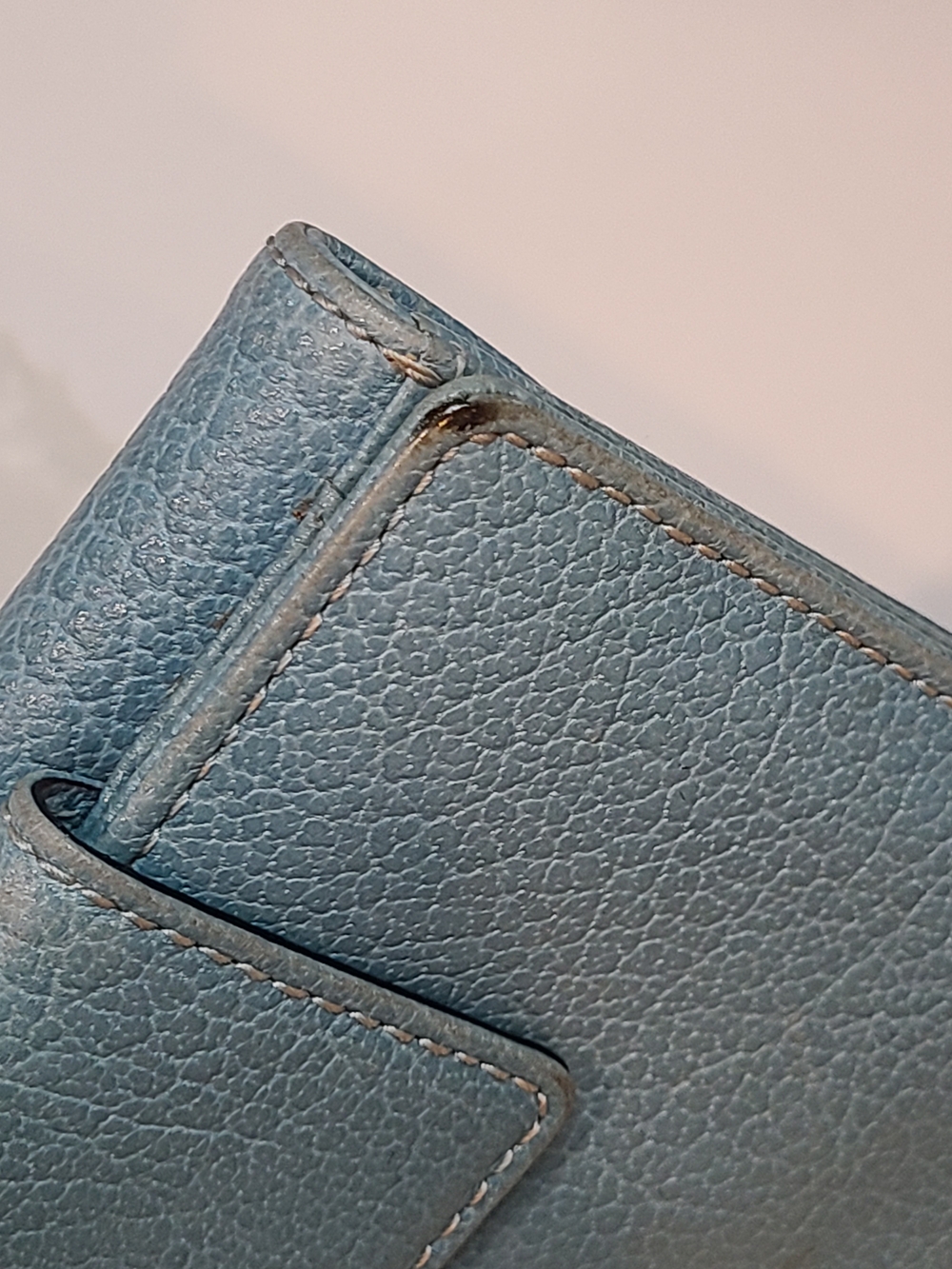 kate spade K8 Vintage pebble leather small bifold wallet in light blue - Picture 6 of 14